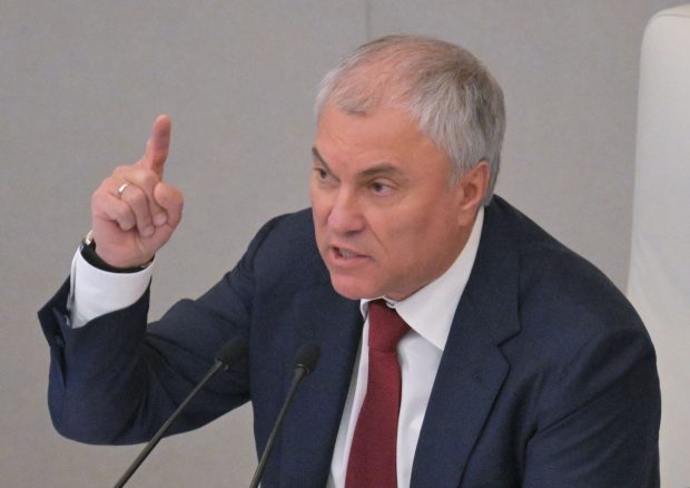 Țara din Europa care a numit o inteligență artificială ca ministru, iar aceasta a fost prinsă luând mită în bitcoini. Cine a luat știrea de bună