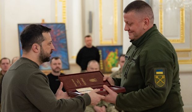 Valeri Zalujnîi spune că e nevoie de „schimbări politice” după război. Fostul comandant șef al armatei ucrainene e considerat unul dintre rivalii lui Volodimir Zelenski