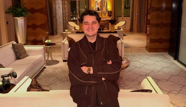 Imagine Stire Imagini de la petrecerea organizată de Selly într-un club din Paris. Invitați de 4 milione de euro, care au întreținut atmosfera. „Am făcut cea mai tare chestie” | 2review.ro