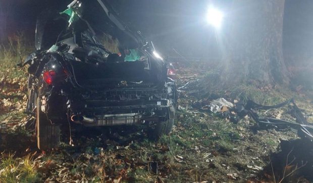 A intrat cu 256 km/h într-un sens giratoriu și a murit pe loc. Șoferul era live pe Snapchat înainte de impact | VIDEO