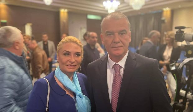 Exclusiv Libertatea: Adriana Georgescu, avocata prinsă cu șpaga de 60.000 de euro, a fost angajată la Ministerul Transporturilor la cabinetul liberalului Ion Popa, Grindeanu a semnat decizia