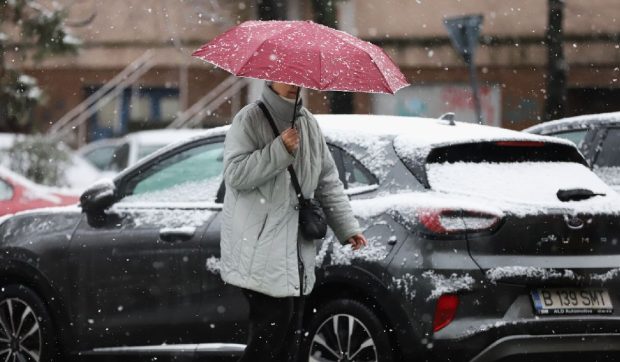 Avertizare ANM de ger și ninsori în toată țara. Meteorologii anunță fenomene meteo extreme până miercuri dimineață