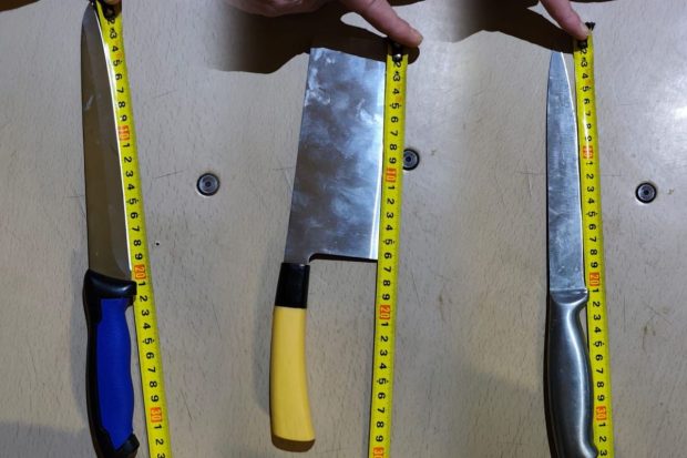 Un bărbat a scos satârul de 16 cm în Ploiești și a amenințat oamenii din centrul pentru persoane fără adăpost