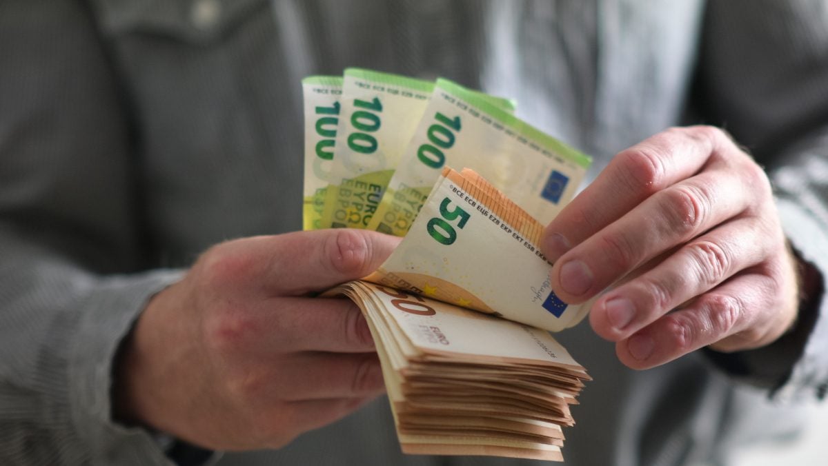 Poza pentru articolul Un bărbat dezvăluie cum câștigă 4.000 de euro pe lună, fără facultate: „Am impus o regulă simplă, iar acum abia mai pot răspunde la telefon”