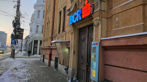 Închisoare cu suspendare pentru o escrocherie în stil mare. O fostă directoare BCR rămâne cu aproape un milion de euro după o înșelăciune de proporții