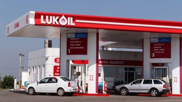 Prețul benzinei coboară sub 8,5 lei pe litru în principalele orașe, 18 iunie 2026