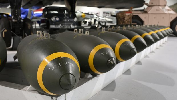 Europa trebuie să-și asigure o apărare nucleară comună. „Garanțiile americane nu mai sunt fiabile”, spune un fost ministru de Externe
