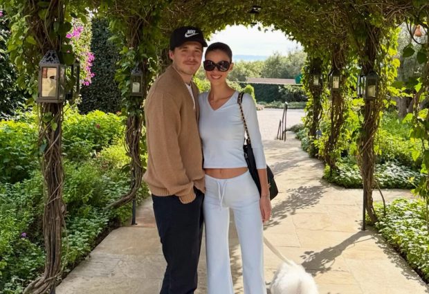 Imagine Stire Brooklyn Beckham a pozat-o pe soția Nicola Peltz în dormitor, după scandalul cu familia lui. Ce a vrut să transmită | 2review.ro