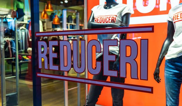 Când cumperi cel mai ieftin în 2026. Calendarul complet al reducerilor din România