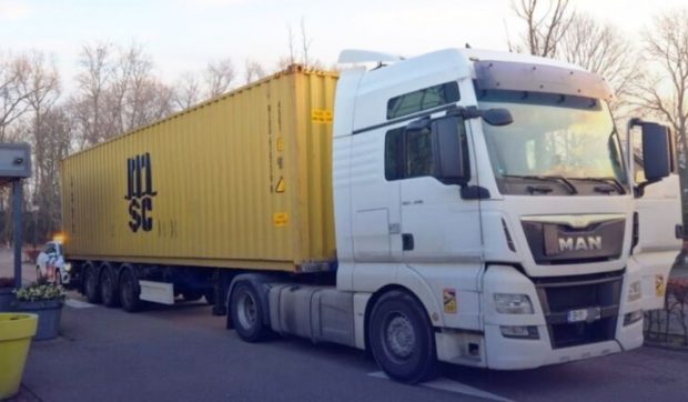 Un camion românesc căutat de poliție a fost găsit în Olanda și confiscat. Patronul l-a anunțat furat, ca să nu mai plătească leasingul