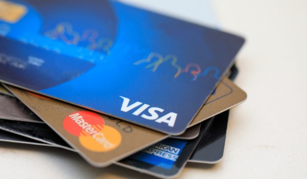 Ce s-ar întâmpla dacă americanii ar bloca Visa și MasterCard în Europa