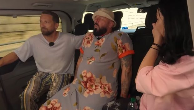 Imagine Stire Cătălin Zmărăndescu l-a înjurat pe Dani Oțil în timpul probei „Au, mami!” la Power Couple. Luptătorul a rupt și o balustradă | 2review.ro