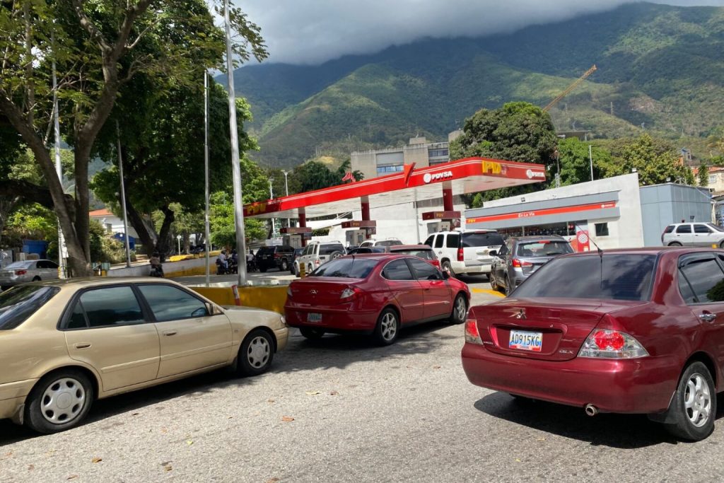 Caracas în haos: Cozi interminabile la benzinării și magazine după capturarea lui Maduro! 1 cozi benzina caracas