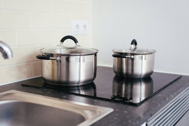 Cum să te asiguri că plita electrică este potrivită pentru o familie cu copii