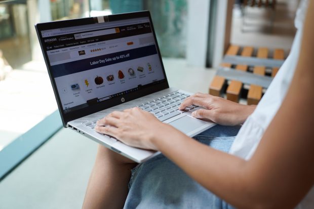 Nu faceți cumpărături la aceste magazine online! Cum să identifici un „fake shop”