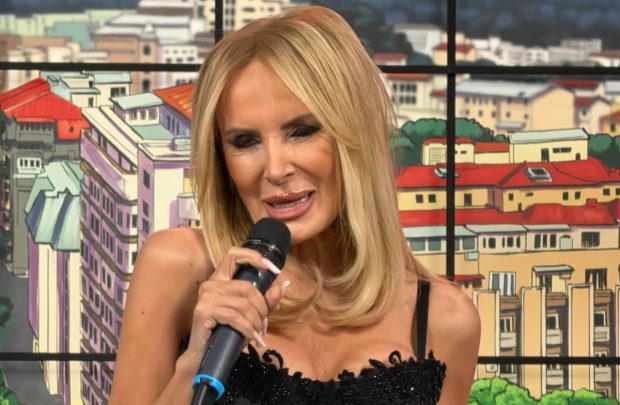 Imagine Stire Daniela Györfi, cu abdomenul la vedere la 57 de ani. Are 45 de kilograme: „Am slăbit, dar pielea mea nu mă ascultă” | 2review.ro