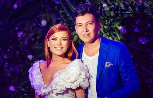 Imagine Stire Elena Gheorghe i-a dedicat o melodie soțului ei. Cum sună piesa și cine e cuplul celebru care apare în videoclip | 2review.ro