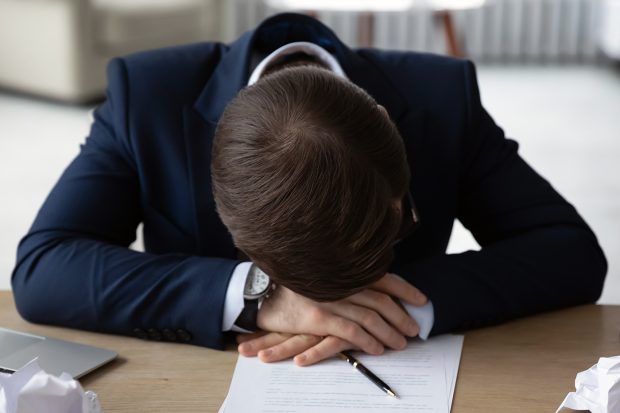 Cât de grav este afectat omul contemporan de epuizare. „Mulți oameni cred că se odihnesc când, de fapt, doar schimbă tipul de stimul”