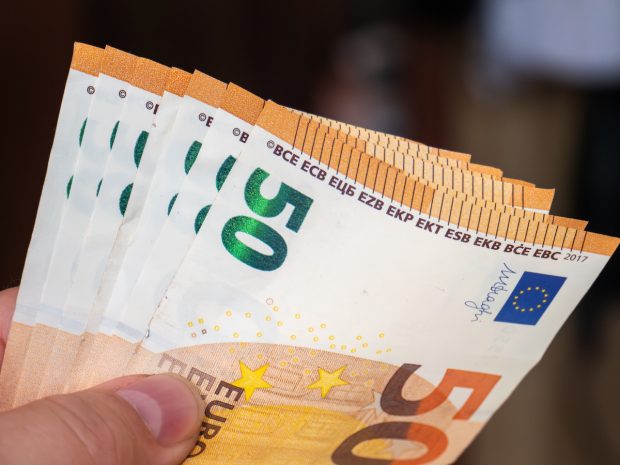 Diferență uriașă între exporturi și importuri. România a înregistrat un deficit de aproape 30 de miliarde de euro în primele 11 luni