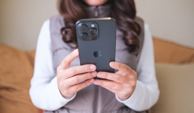 O femeie din București a găsit tot ce i-au furat hoții din geantă cu o aplicație banală pe care o avea în telefon