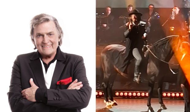 Imagine Stire Mihai Bendeac, costumat în Mărgelatu și călare pe cal la gala aniversară a lui Florin Piersic. Ce a declarat actorul pe scena TNB | 2review.ro