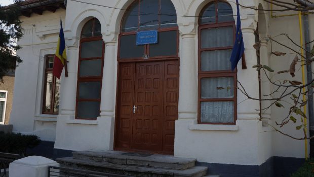 Dosarul incendiului de la Ferma Dacilor se judecă la cea mai controversată instanță din Prahova, din arhiva căreia s-au furat probe cu sacii