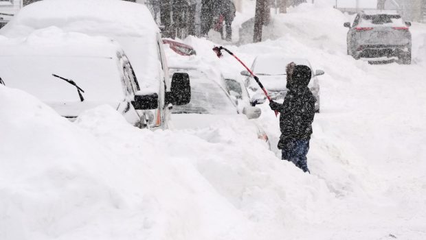 De ce valul de frig extrem și furtuna de zăpadă din aceste zile din Statele Unite pot fi un rezultat al schimbărilor climatice care duc la încălzirea globală
