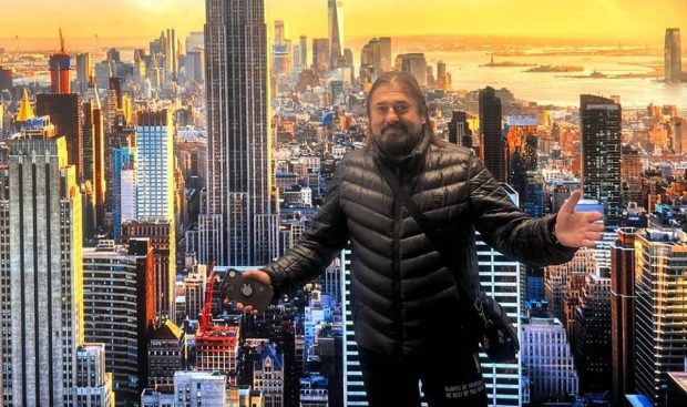 Imagine Stire Cum a apărut Gheorghe Gheorghiu pe ecranele gigant din New York la început de an. Surpriza din Times Square | 2review.ro