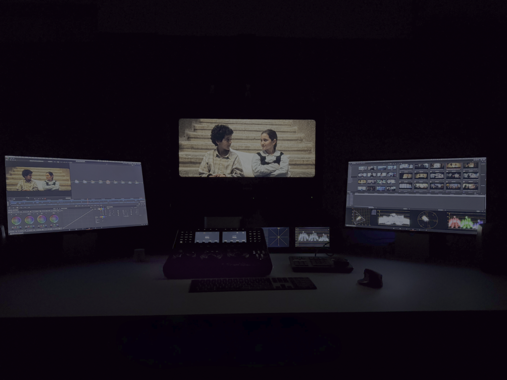 Imaginea semnată de Tudor Vladimir Panduru și colorizarea realizată de Andu Radu au contribuit decisiv la identitatea vizuală a filmului