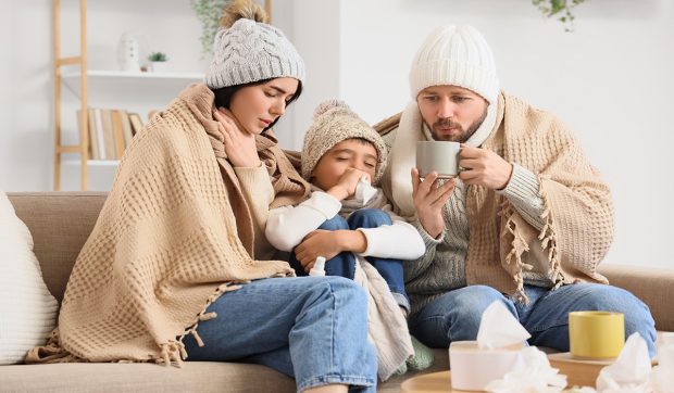 Gripa A, Gripa B sau COVID-19? Diferențele dintre ele explicate de medici infecționiști