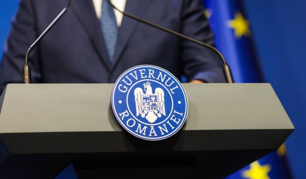 Mii de români riscă sancțiune penală dacă nu își plătesc amenzile. Societatea civilă avertizează că Guvernul „creează artificial noi infractori”