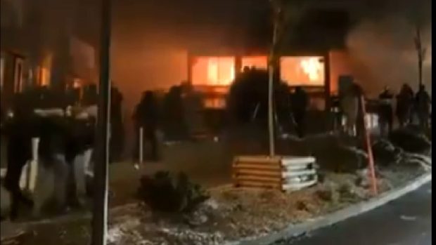Un bancher a intrat în infernul din Crans-Montana și a scos zece copii, după un telefon de la fiica sa: „Nu m-am gândit la fum, la durere, la moarte”