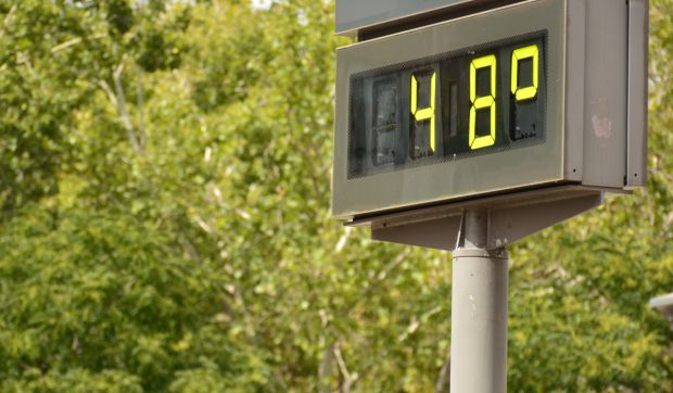 Șoselele se topesc în cel mai fierbinte oraș din Australia, temperaturile au depășit 47 de grade