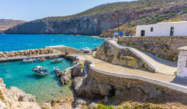Insula din Grecia unde primești 500 de euro pe lună și cazare gratuită dacă îndeplinești o singură condiție