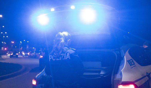 O capitală europeană începe să folosească semafoare inteligente: apare imediat culoarea roșie atunci când o mașină merge prea repede