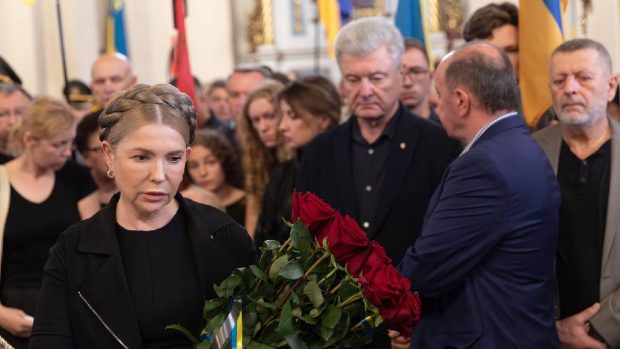 Iulia Timoșenko, acuzată de mită pentru voturi în parlamentul ucrainean, cercetată de procurorii anticorupție: „Au sosit în cinci microbuze”