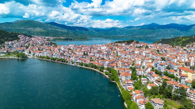 Regiunile din Grecia care oferă 10.000 de euro celor care vor să se relocheze