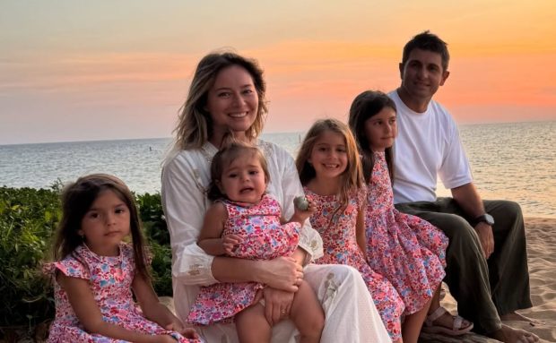 Imagine Stire Laura Cosoi a ajuns la spitalul din Thailanda, la câteva zile după ce a anunțat că este însărcinată pentru a cincea oară. „Doamne-ajută!” | 2review.ro