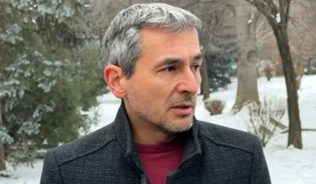 Mărturiile lui Mădălin Popescu, bărbatul din Craiova care s-a târât cu o targă pe gheață, ca să ajungă la cetățeanul indian și la fetiță