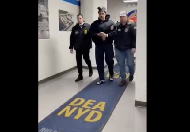 DEA, puternica agenție Antidrog a SUA al cărei logo apare în imaginile video cu Maduro. Are un buget de 3 miliarde de dolari