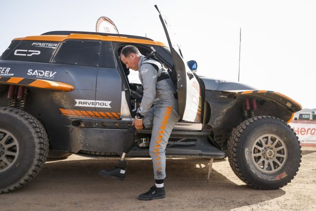 A fost în comă, i-a fost amputat un picior, dar vrea să câștige al cincilea său Raliu Dakar: „Sunt un luptător”