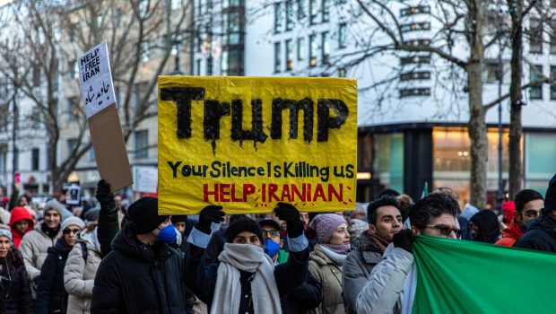 SUA pregătesc atacuri aeriene împotriva unor obiective miltare din Iran