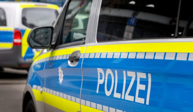 O femeie de 63 de ani a sunat de 200 de ori într-o zi la poliție în Germania și a închis de fiecare dată fără să spună un cuvânt
