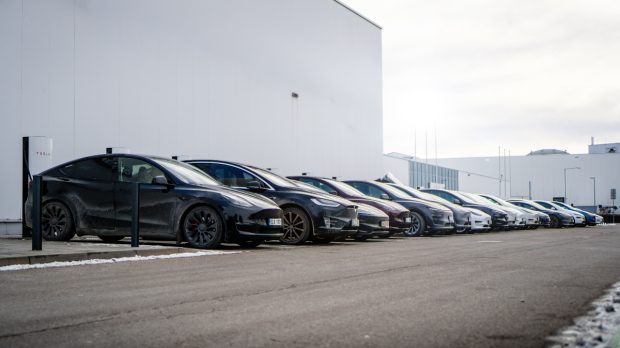 Mașinile electrice la mâna a doua sunt mult mai ieftine decât cele cu motoare pe combustie: valoarea lor scade mai repede