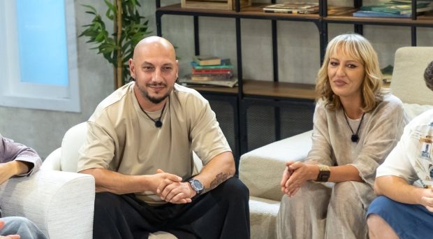Imagine Stire Reacția lui Nick de la N& D după ce el și Cătălina au fost eliminați de la „Power Couple” 2026. „Lăsăm și noi câteva rânduri aici” | 2review.ro