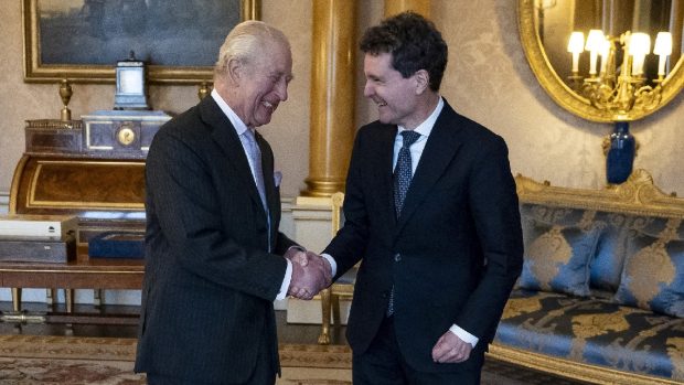 Cel mai scump cadou de protocol primit de Nicușor Dan în 2025 costă 3.400 de euro