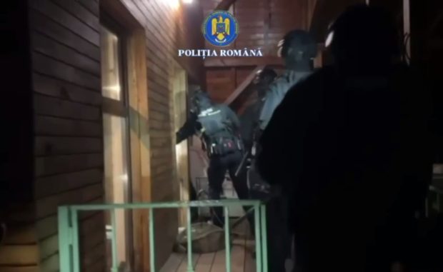 Doi șoferi de TIR bulgari au fost arestați la Ploiești: alimentau pe banii altor firme