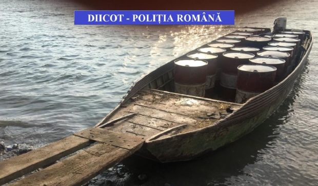 La Brăila, judecata contrabandiștilor de motorină de pe Dunăre s-a amânat de 76 de ori în 6 ani