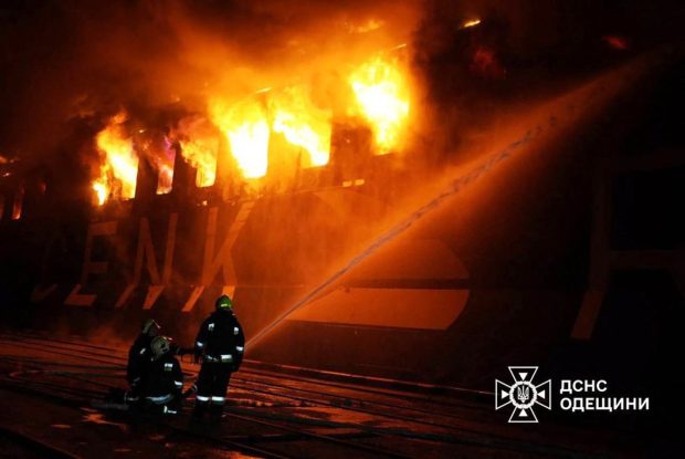 Ucraina acuză Rusia că a lovit două nave de civili care navigau în Marea Neagră și a omorât un marinar: „Crimă de război”