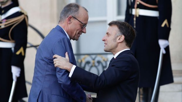Cele 90 de miliarde de euro împrumut pentru Ucraina declanșează un conflict între Germania și Franța